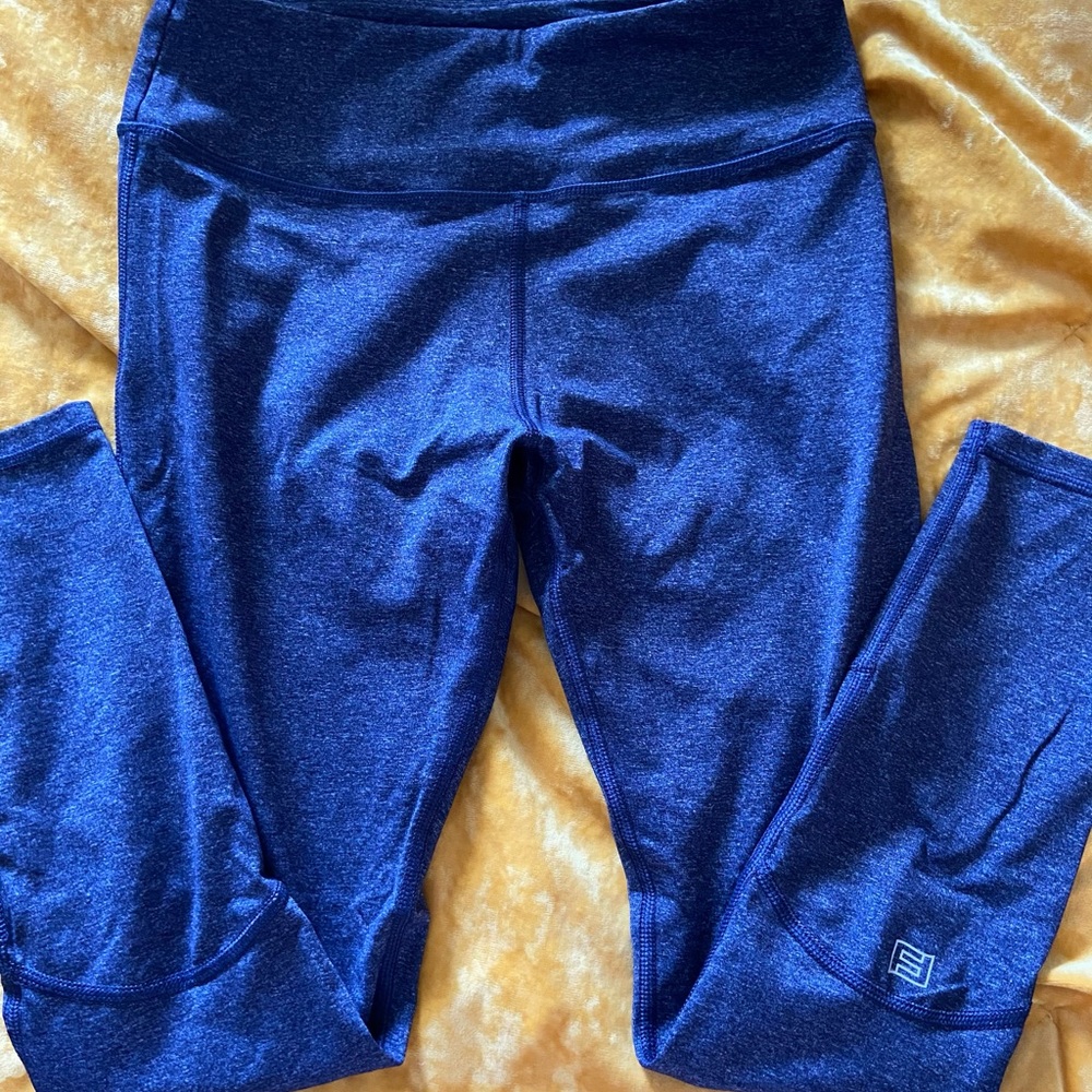 Women’s athletic leggings